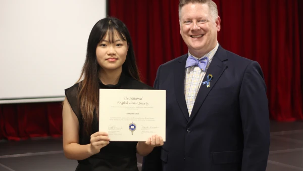 this female student's honor society certificate is worth the chengdu international school cost